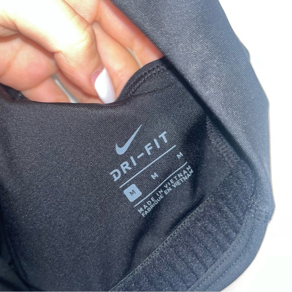 NWOT Nike Womens Dri-FIT Sports Bra Swoosh Removable Padding in Black M Medium - Picture 3 of 4